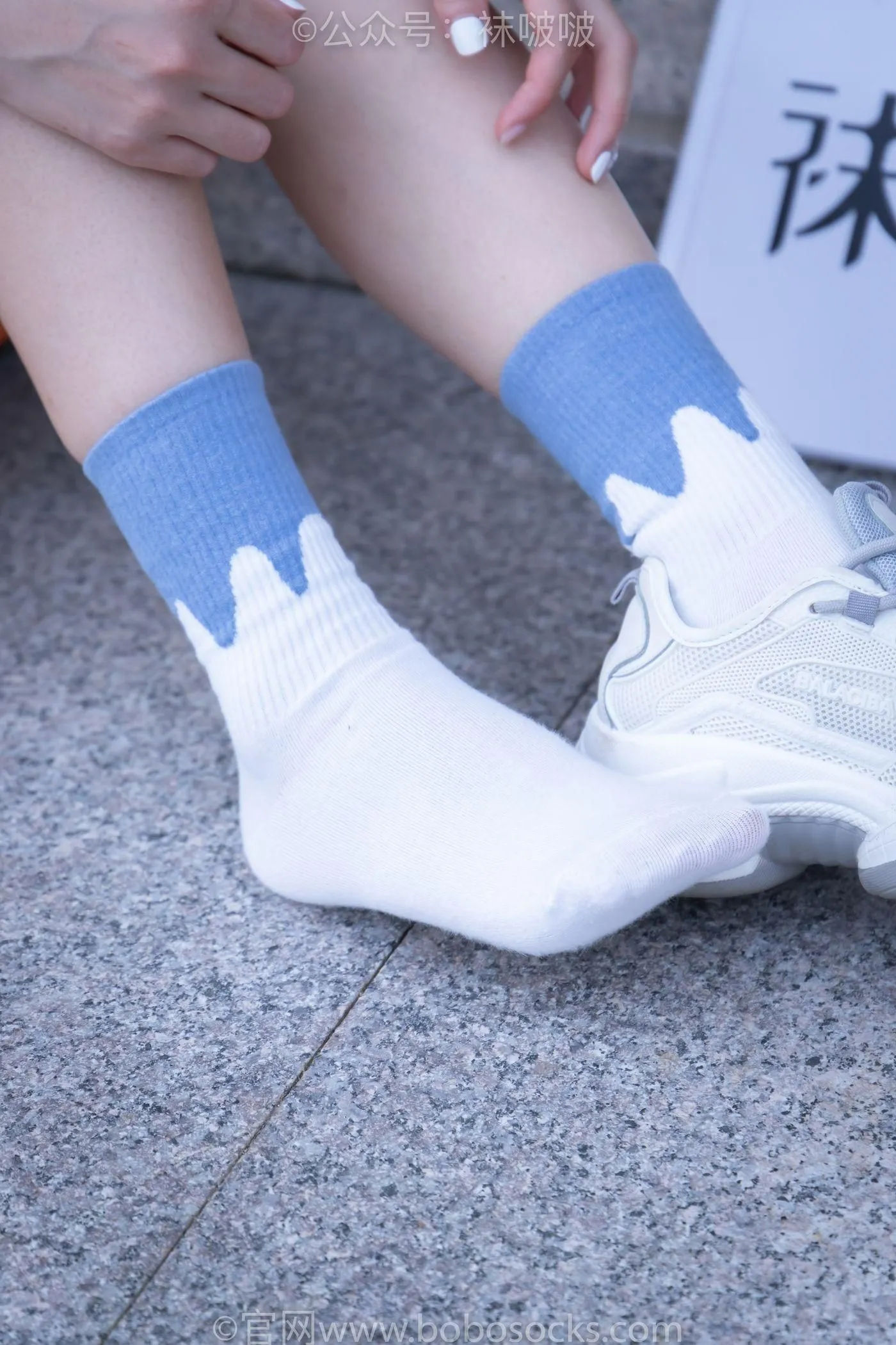 [BoBoSocks袜啵啵]NO.028 小米-运动鞋、白棉袜、裸足 [133P]插图3